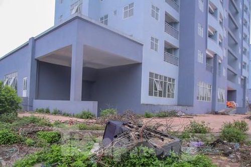 Khu chung cư tọa lạc vị trí 'đắc địa' ở Hà Nội thành nơi tập kết rác