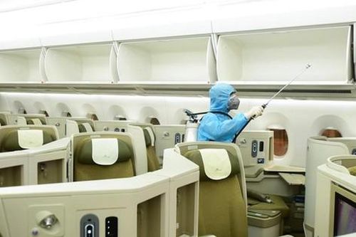 Khẩn cấp tìm người đi chuyến bay và đến quán bar có bệnh nhân COVID-19