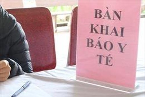 Người dân khi quay trở lại Hà Nội sau kỳ nghỉ lễ bắt buộc phải khai báo y tế