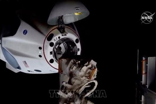 Tàu SpaceX đưa 4 phi hành gia trên ISS trở về Trái Đất