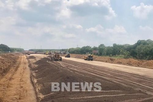 Cao tốc Bắc - Nam, đoạn Phan Thiết - Dầu Giây thiếu 4,4 triệu m3 vật liệu đắp nền