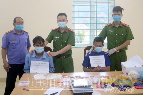 Bắt giữ 4 đối tượng vận chuyển trái phép chất ma túy
