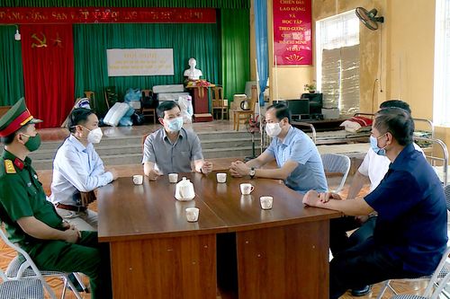 Chủ tịch UBND tỉnh Nguyễn Văn Sơn kiểm tra công tác phòng chống Covid-19 tại Sơn Dương