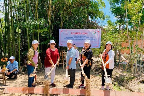 Nhóm thiện nguyện khởi công xây cầu bê-tông tại Trà Vinh