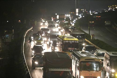 Thẻ thu phí không dừng vẫn trục trặc dịp cao điểm nghỉ lễ 30-4, lỗi tại ai?