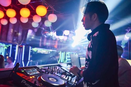 Đà Nẵng, Quảng Nam tạm dừng hoạt động quán bar, karaoke, vũ trường