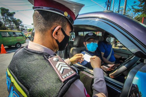 Rút kinh nghiệm từ Ấn Độ, Indonesia quyết liệt phòng dịch