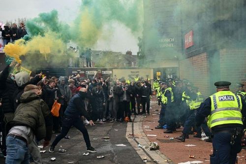'Hành động của CĐV MU là không thể chấp nhận'