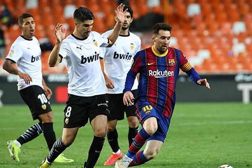 Valencia 2-3 Barca: Messi lập cú đúp, Barca bắt kịp Real, vòng tới tiếp Atletico Madrid