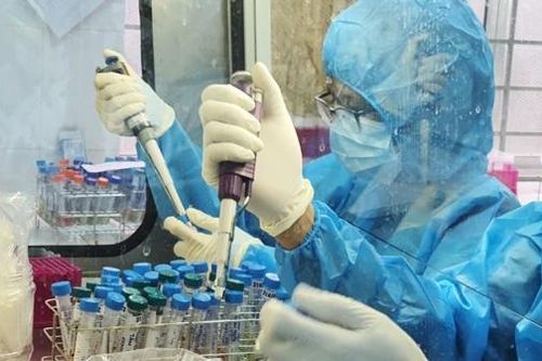 Chiều 3/5: Thêm 19 ca mắc, có 10 ca trong nước ở Vĩnh Phúc, Hà Nam
