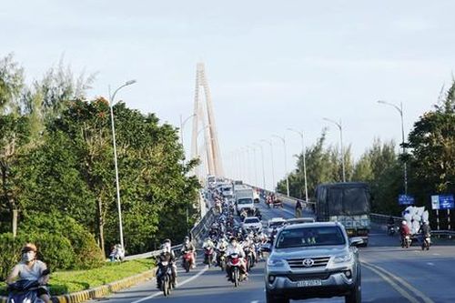 Giao thông từ miền Tây lên TPHCM ổn định trở lại