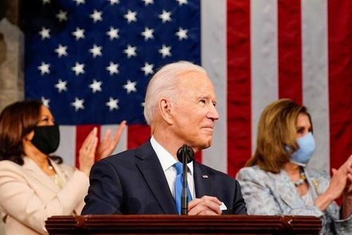 Ảnh ấn tượng tuần (26/4-2/5): Covid-19 'đốt nóng' Ấn Độ, ông Biden 'gây bão' mạng xã hội và vụ Navalny tiếp tục dậy sóng ở Nga