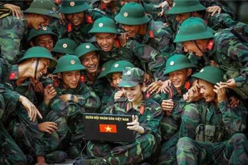 Chế độ nghỉ hưu trước hạn tuổi đối với sĩ quan, quân nhân chuyên nghiệp