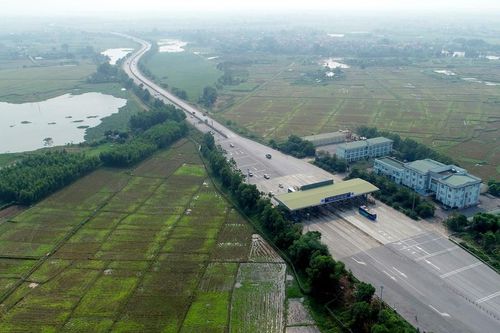 Lập chốt kiểm dịch y tế hoạt động 24/24h tại cao tốc Nội Bài - Lào Cai