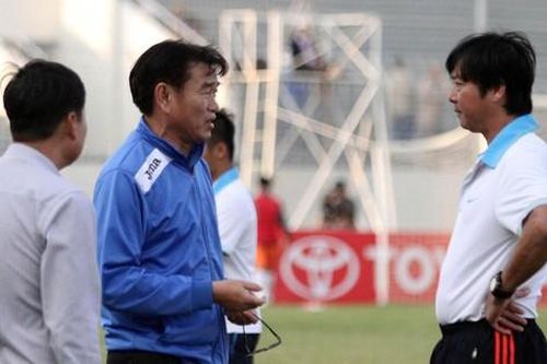 Mất kiểm soát phòng thay đồ, HLV Lê Huỳnh Đức rời SHB Đà Nẵng?