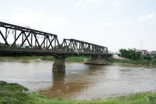 Cấm tàu thuyền qua cầu Đuống trong 15 ngày từ sáng 4/5