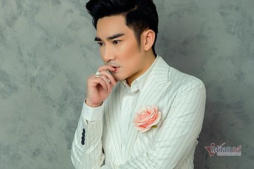 Ca sĩ Quang Hà hoãn liveshow 11 tỷ đồng
