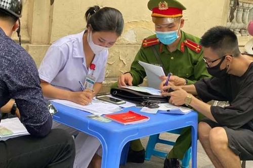 Bốn ngày nghỉ lễ, một quận ở Hà Nội phạt 152 người không đeo khẩu trang