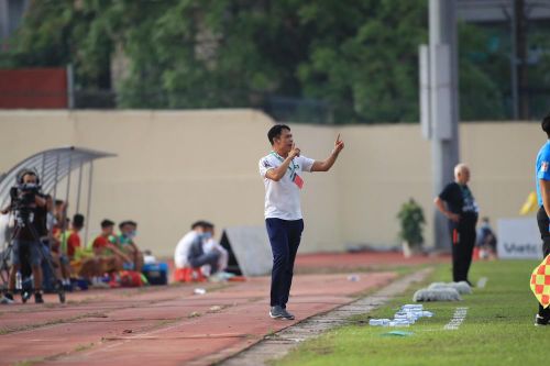 HLV Huy Hoàng nói gì khi SLNA tiếp tục thua?