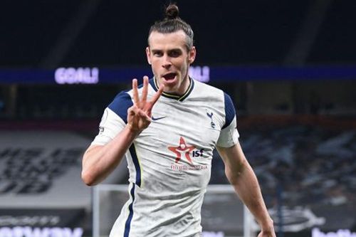 Bale giúp Tottenham thắng, trận M.U-Liverpool bị hoãn vì fan làm loạn