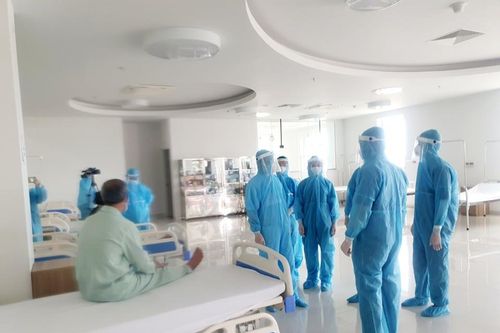 Bệnh viện Bạch Mai cơ sở 2 tiếp nhận 151 người là F1 đặc thù