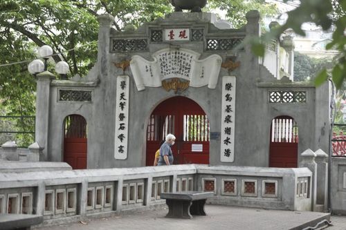 Hà Nội tạm dừng các hoạt động không thiết yếu để phòng, chống dịch
