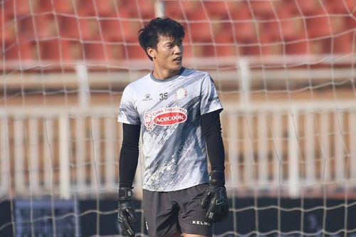 Bùi Tiến Dũng kiến tạo cho Lee Nguyễn ghi bàn ở cự ly hơn 70m