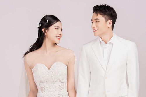 Phan Mạnh Quỳnh hoãn đám cưới ở Sài Gòn vì dịch Covid-19
