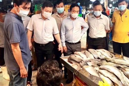 TP.HCM kiểm tra công tác phòng chống dịch Covid-19 tại chợ đầu mối và bến xe