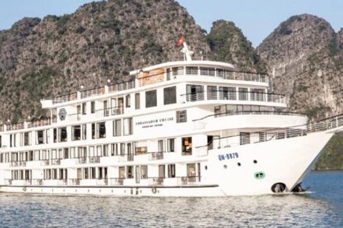Quảng Ninh cách ly hơn 180 người trên du thuyền Ambasssador Cruisse do liên quan ổ dịch Hà Nam