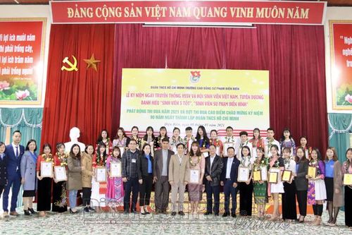 Tăng cường giáo dục chính trị cho sinh viên