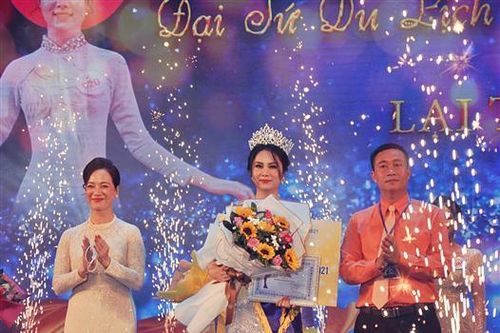 Thí sinh Lại Thị Yến Nhi giành danh hiệu 'Đại sứ du lịch Quảng Trị 2021'