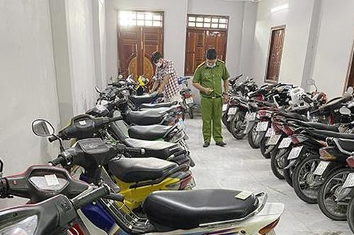 Kiểm tra tiệm cầm đồ, phát hiện 40 xe máy không giấy tờ