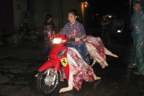 Kiểm soát chặt chẽ thịt lợn từ lò mổ đến chợ dân sinh