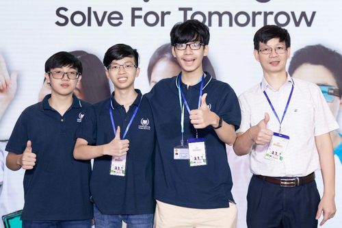 Dùng công nghệ thay đổi cộng đồng với Solve for Tomorrow