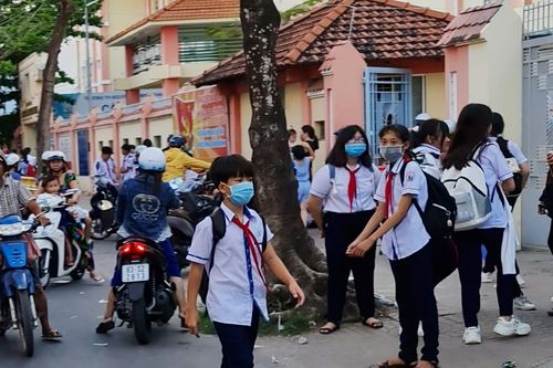 Nhiều học sinh Sóc Trăng được trường cho về để phòng dịch