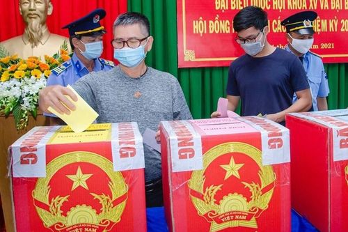 Hơn 1.000 cử tri Bà Rịa - Vũng Tàu đi bầu cử sớm