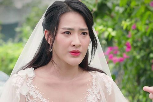Diễn xuất mờ nhạt của Minh Trang, B Trần trong 'Cây táo nở hoa'