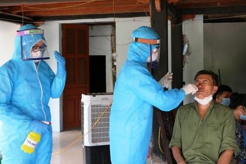 Kỷ luật Giám đốc Trung tâm Y tế TP Yên Bái vi phạm chống dịch