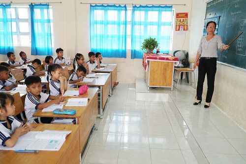 Thêm địa phương tạm dừng dạy học và một số hoạt động không thiết yếu