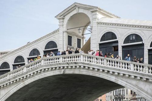 Nỗ lực hồi sinh du lịch, EU đề xuất nới lỏng hạn chế nhập cảnh