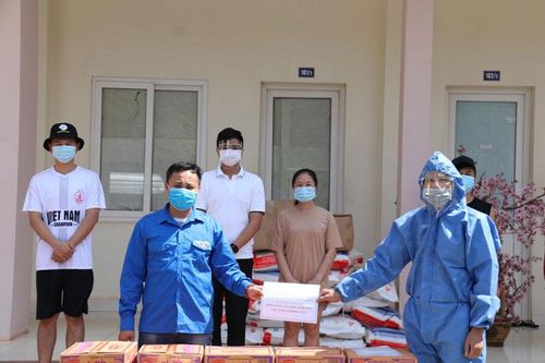Đại sứ quán hỗ trợ sinh viên Việt Nam tại Lào vượt dịch Covid-19