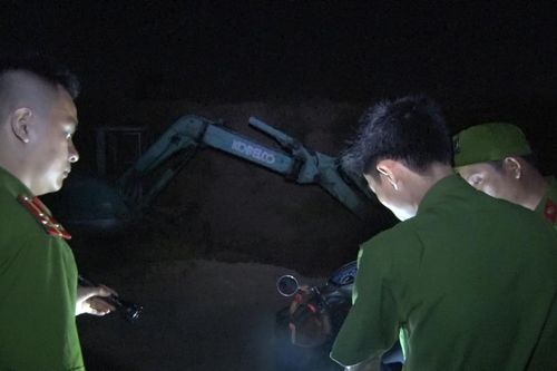 Trắng đêm bắt 'sa tặc' lợi dụng dịp lễ hoạt động