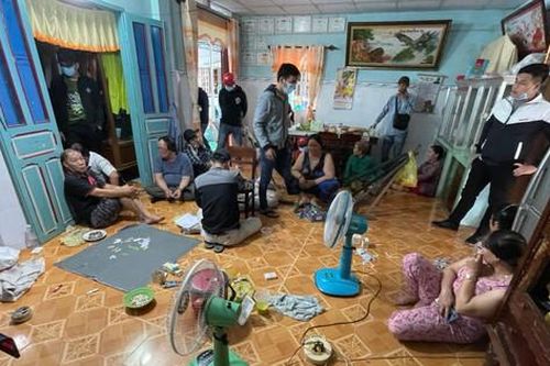 Bắt tạm giam nhiều 'quý bà' tổ chức đánh bạc ăn tiền tại Tiền Giang