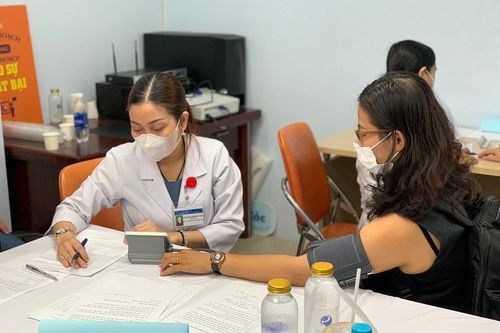 Phóng viên tại TP.HCM bắt đầu được tiêm vắc xin COVID-19
