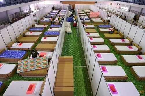 Số ca nhiễm Covid-19 leo thang, Thái Lan lập bệnh viện dã chiến cho bệnh nhân nặng