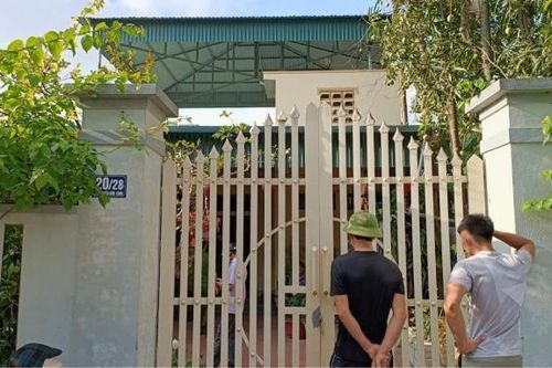 Nghi ngáo đá, con trai cắt cổ mẹ tử vong