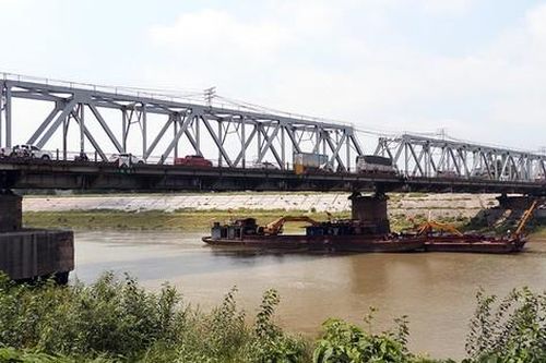 Bắt đầu 15 ngày sửa chữa trụ cầu Đuống