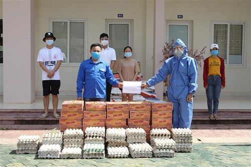 Đại sứ quán Việt Nam hỗ trợ sinh viên Việt tại Lào khó khăn do dịch