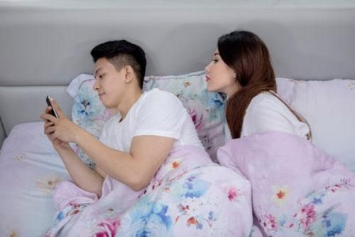 4 dấu hiệu đàn ông đang lừa dối trong tình yêu, phụ nữ không muốn khổ phải lập tức chia tay